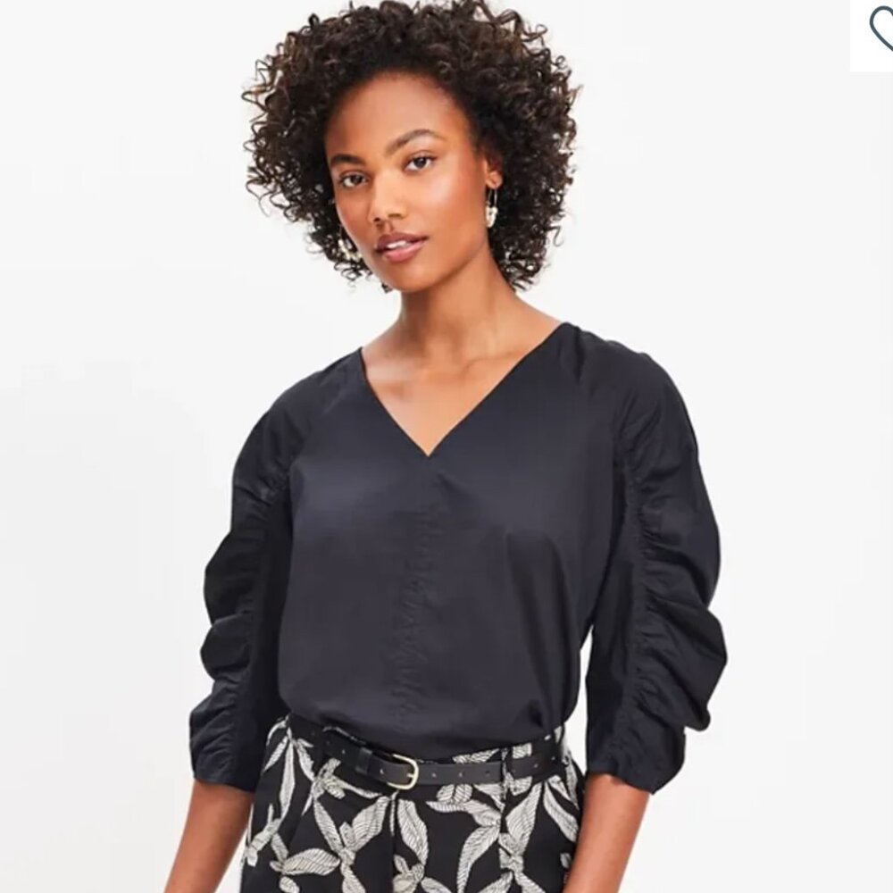 ✨Ann Taylor LOFT Cinched Sleeve V-Neck Blouse|The Summit -Black (NEW WITH TAG) ✨